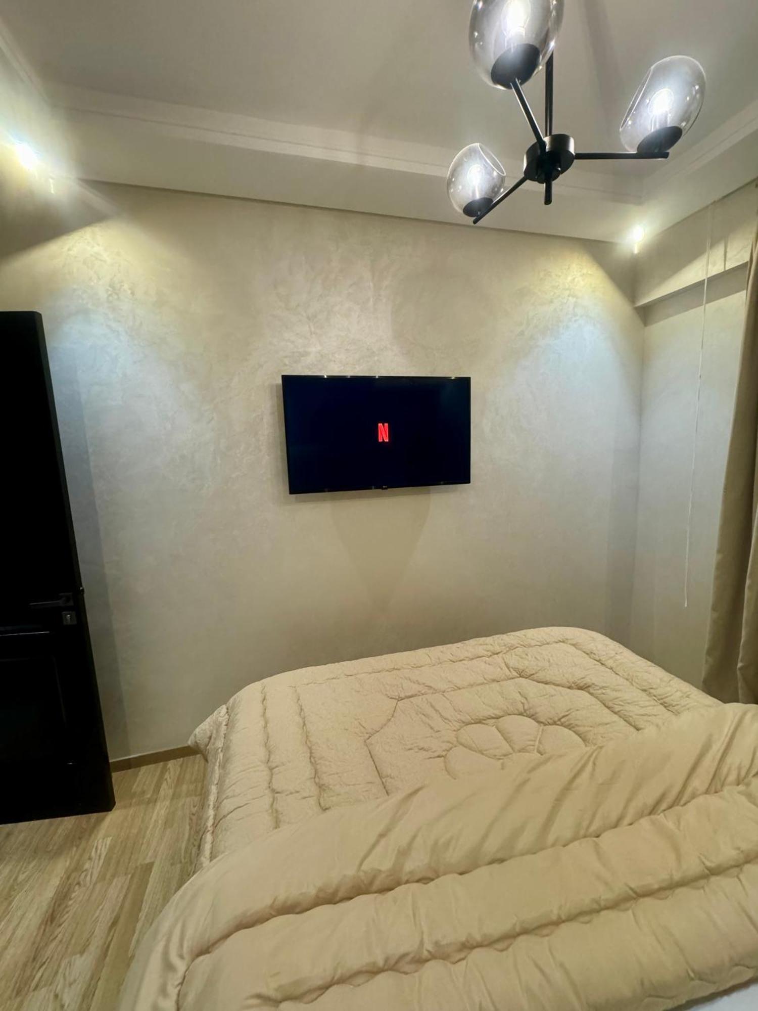 Modern Opposite The Hassan2 Mosque, Very Well Equipped And Stylish, 85 M2 With Gym And Direct Sea View With Underground Garage , Prohibits Unmarried Couples Of Arab Origin *
