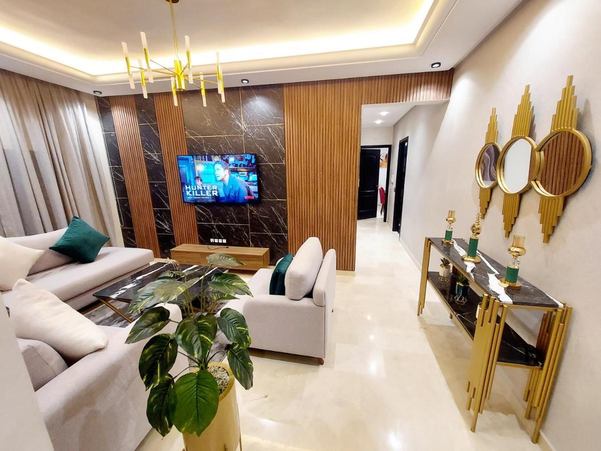 Modern Opposite The Hassan2 Mosque, Very Well Equipped And Stylish, 85 M2 With Gym And Direct Sea View With Underground Garage , Prohibits Unmarried Couples Of Arab Origin Apartamento