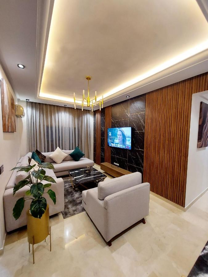 Modern Opposite The Hassan2 Mosque, Very Well Equipped And Stylish, 85 M2 With Gym And Direct Sea View With Underground Garage , Prohibits Unmarried Couples Of Arab Origin Casa Blanca