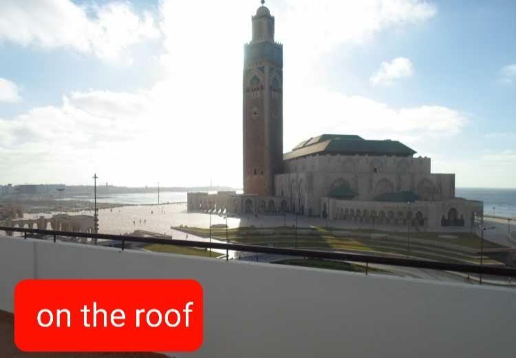 Apartamento Modern Opposite The Hassan2 Mosque, Very Well Equipped And Stylish, 85 M2 With Gym And Direct Sea View With Underground Garage , Prohibits Unmarried Couples Of Arab Origin Casa Blanca